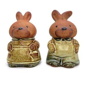 Vintage UCTCI Stoneware Ceramic Cottage Bunny Rabbit Salt & Pepper Shaker Set